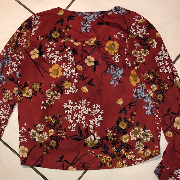 Forever 21 Top with Crossed strings Flower Pattern - Picture 2 of 2